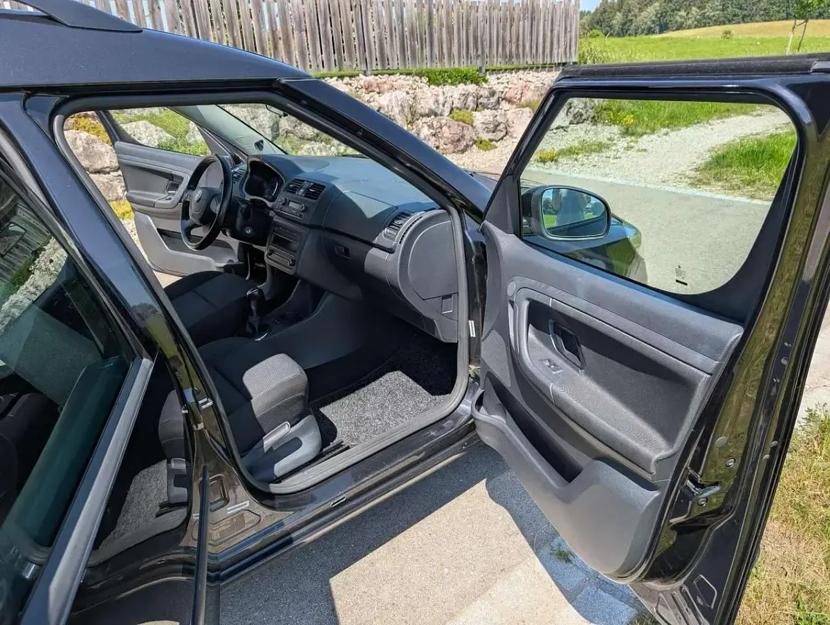 Gebraucht Skoda Roomster Elegance 105 PS (77 kW) 2012 Schwarz Van / Kleinbus