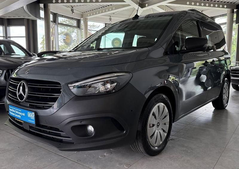 Grau Gebraucht 2022 Mercedes Citan 110 Kombi | 18.599 € (Fairer Preis) - Bild 1/4