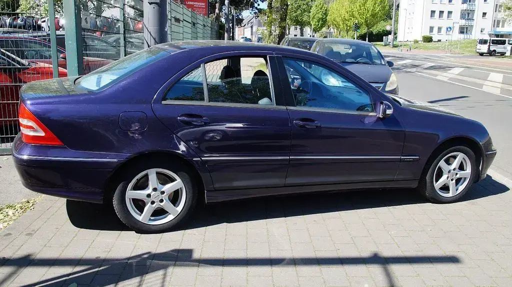 Gebraucht Mercedes C320 Avantgarde 218 PS (160 kW) 2001 Blau Limousine