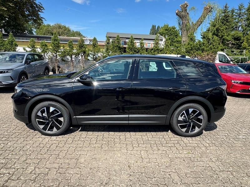 Neu Opel Grandland X Edition 145 PS (106 kW) 2025 Lackierung schwarz perla nera/ SUV