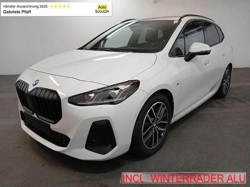 Alpinweiss iii Gebraucht 2023 BMW 218 Active Tourer M Sport Van / Kleinbus | 29.700 € (Fairer Preis) - Bild 1/4
