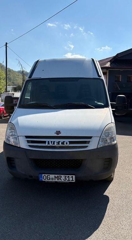 Second-hand Iveco Daily 116 CP (85 kW) 2009 Alb Berlinǎ