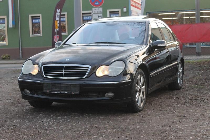 Gebraucht Mercedes C200 Avantgarde 163 PS (119 kW) 2002 Schwarz Limousine
