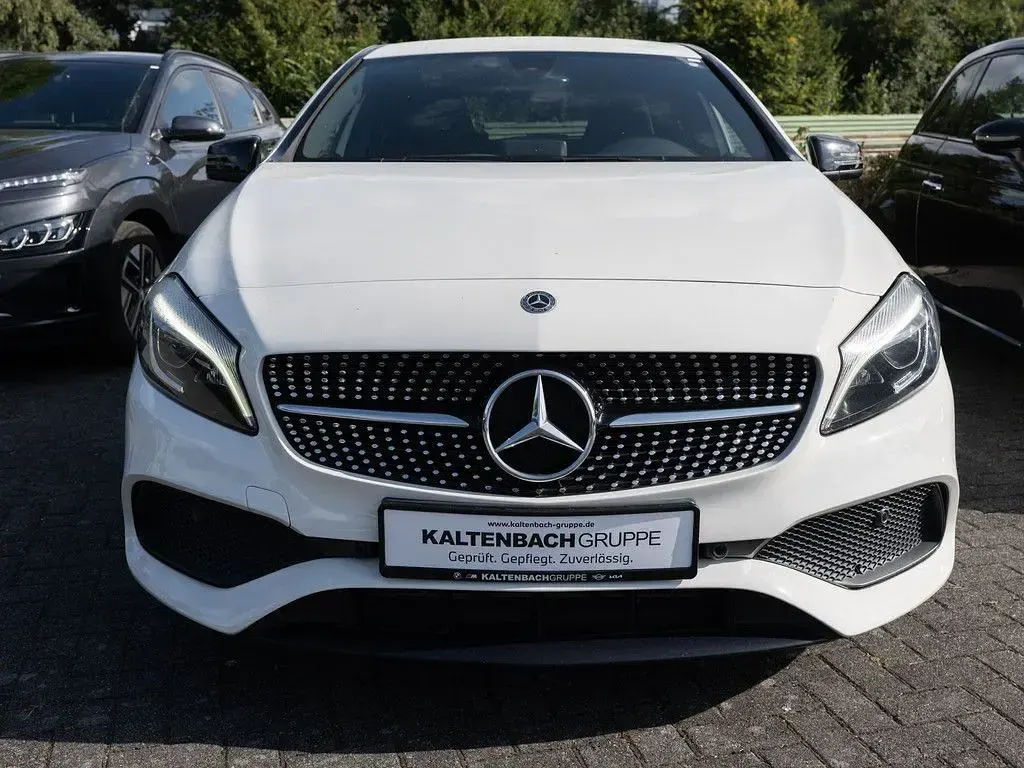 Gebraucht Mercedes A180 Edition 122 PS (89 kW) 2018 Weiß Limousine