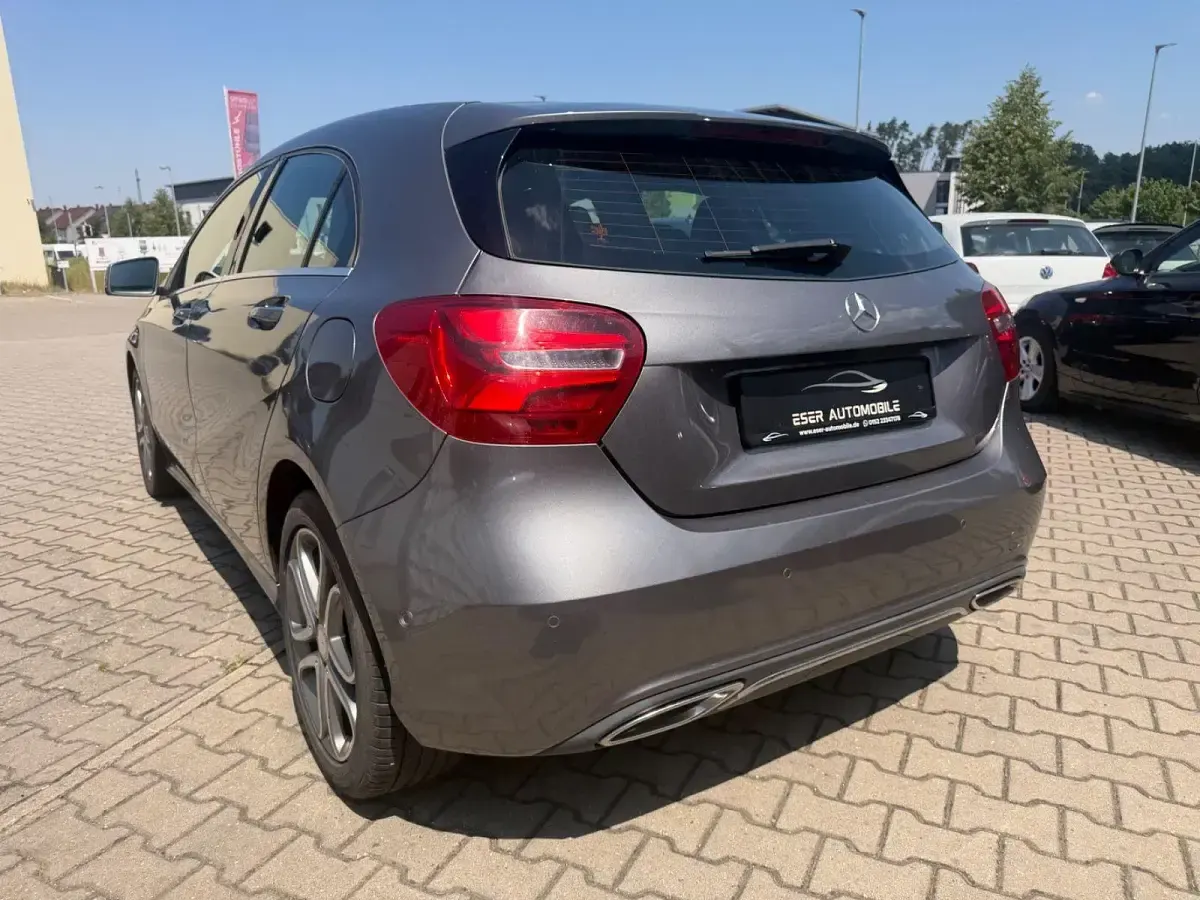 Gebraucht Mercedes A200 Urban 136 PS (100 kW) 2016 Grau Kleinwagen