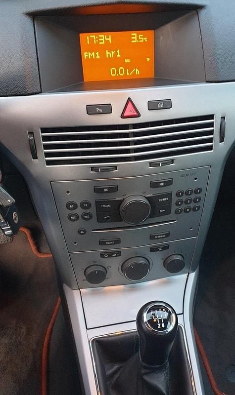 Gebraucht Opel Astra 140 PS (102 kW) 2009 Rot Limousine