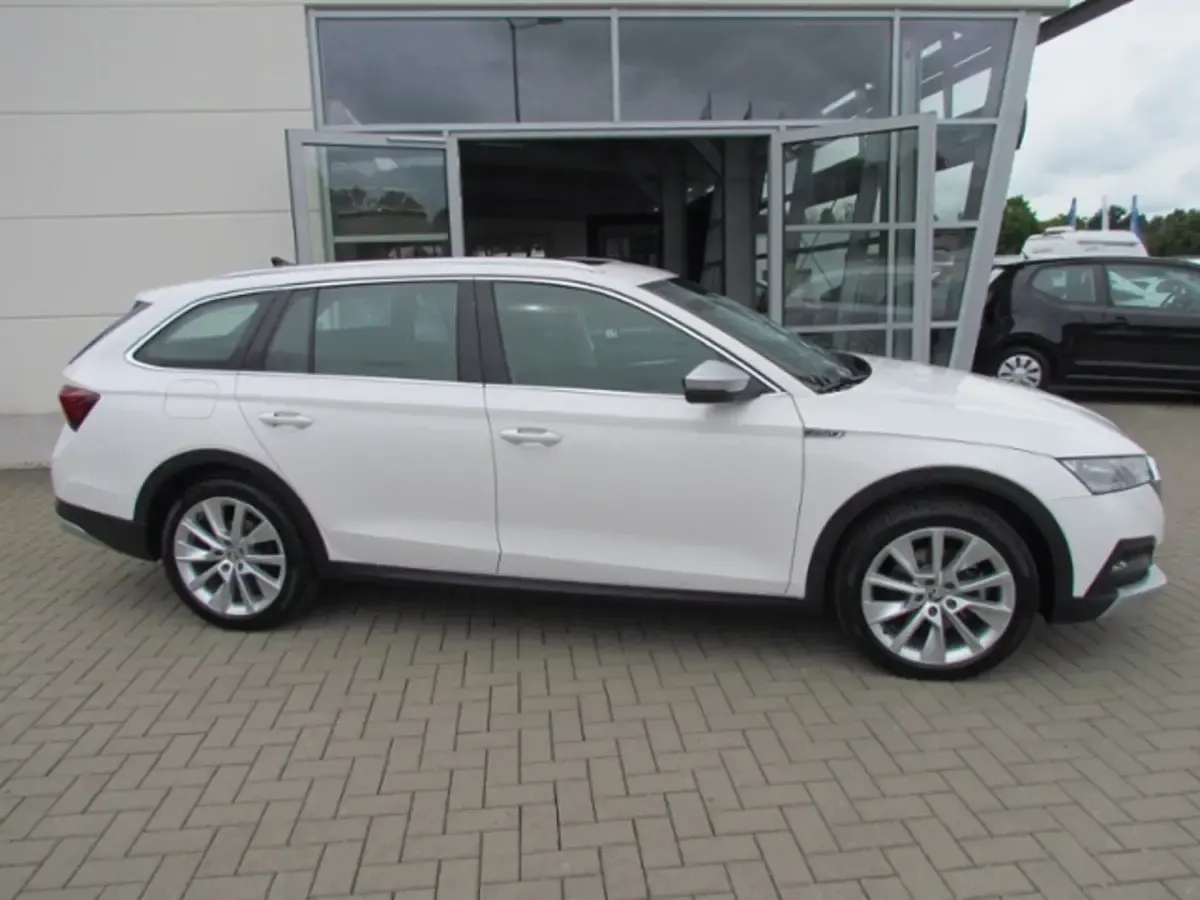 Gebraucht Skoda Octavia 200 PS (147 kW) 2023 Kombi