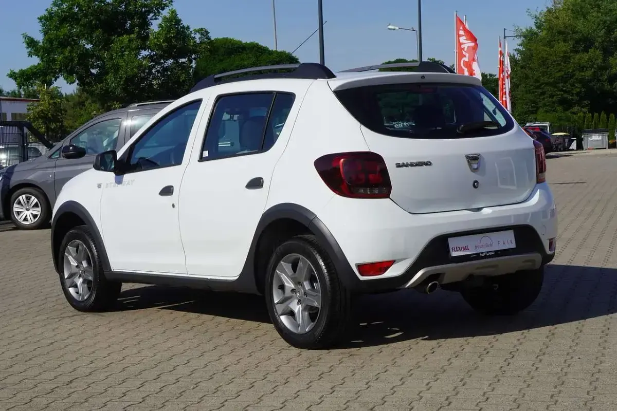Gebraucht Dacia Sandero Essentiel 90 PS (66 kW) 2019 Weiß Kleinwagen