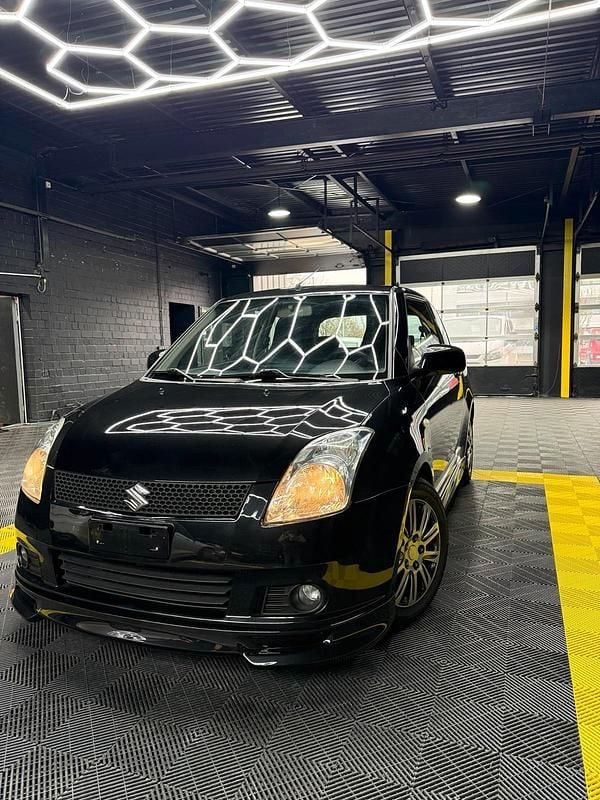 Gebraucht Suzuki Swift 92 PS (67 kW) 2010 Schwarz Kleinwagen