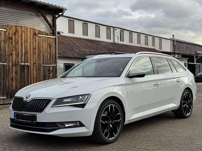 Gebraucht Skoda Superb Style 190 PS (139 kW) 2018 Weiß Kombi