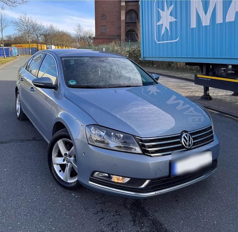 Gebraucht VW Passat 160 PS (117 kW) 2013 Grau Limousine