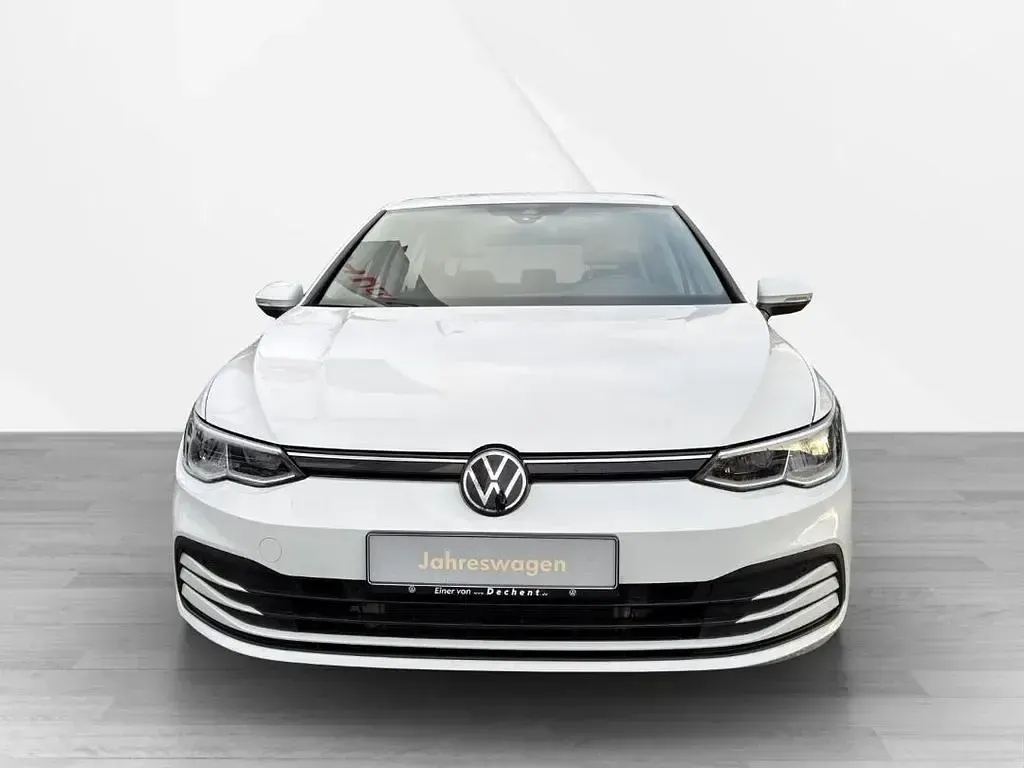 Gebraucht VW Golf VIII Life 131 PS (96 kW) 2024 Weiß Limousine