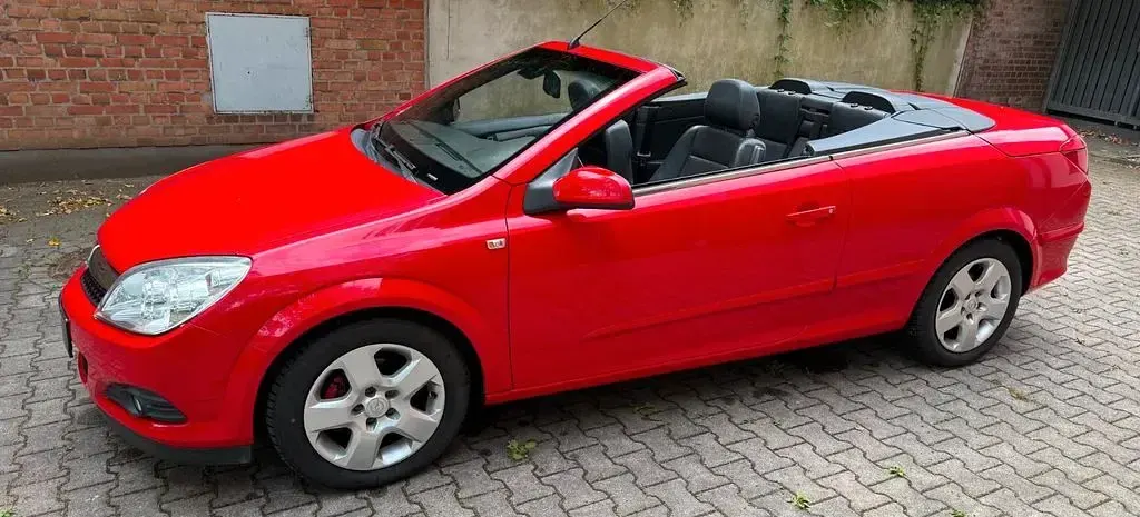 Gebraucht Opel Astra Cabriolet 140 PS (102 kW) 2008 Rot Cabrio