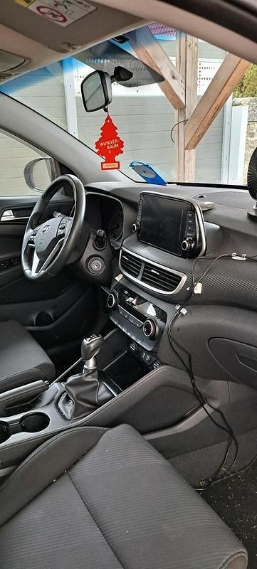 Gebraucht Hyundai Tucson 132 PS (97 kW) 2019 Rot SUV