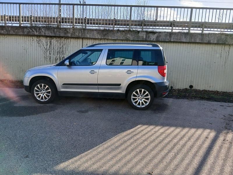 Gebraucht Skoda Yeti 2011 Silber SUV