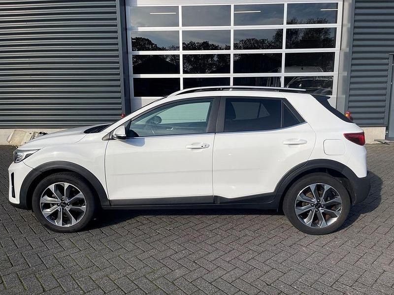 Gebraucht Kia Stonic 120 PS (88 kW) 2018 Weiß SUV