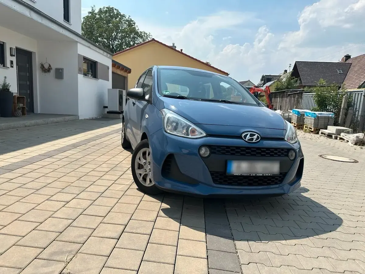 Gebraucht Hyundai i10 67 PS (49 kW) 2018 Blau Kleinwagen