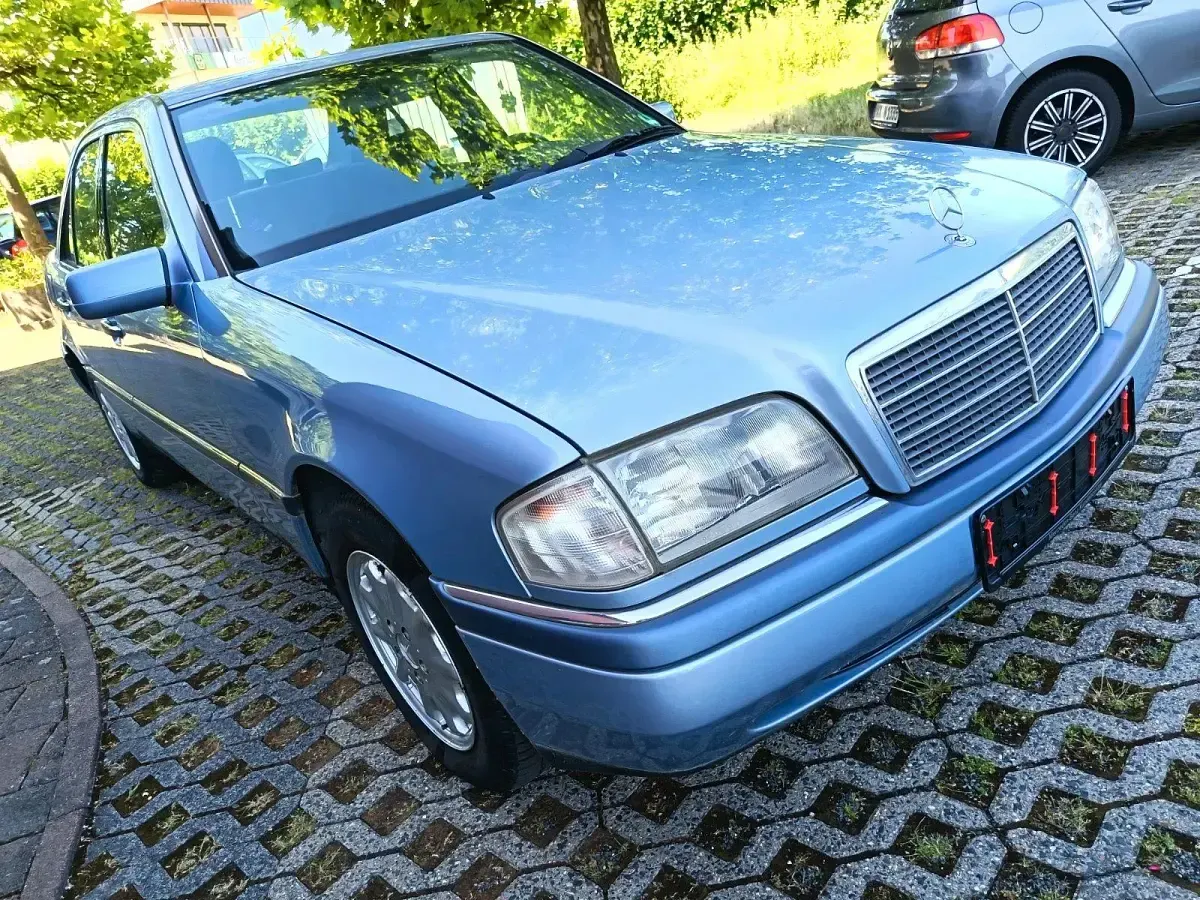 Gebraucht Mercedes C180 Elegance 120 PS (88 kW) 1993 Blau Limousine