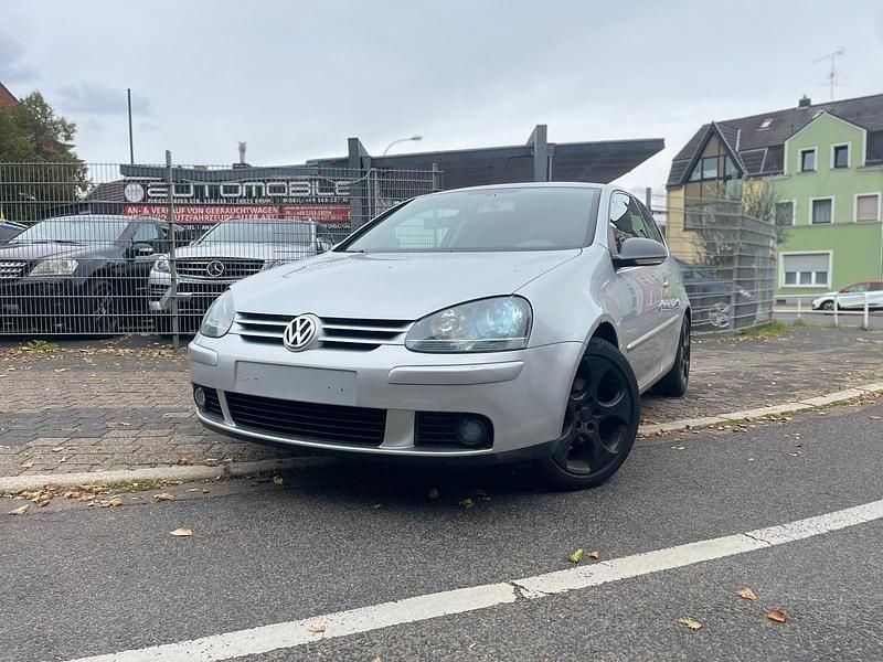 Silber Gebraucht 2004 VW Golf V Comfortline Coupé | 2.390 € (Fairer Preis) - Bild 1/4