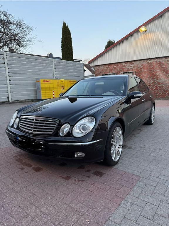 Gebraucht Mercedes E500 Elegance 306 PS (225 kW) 2004 Limousine