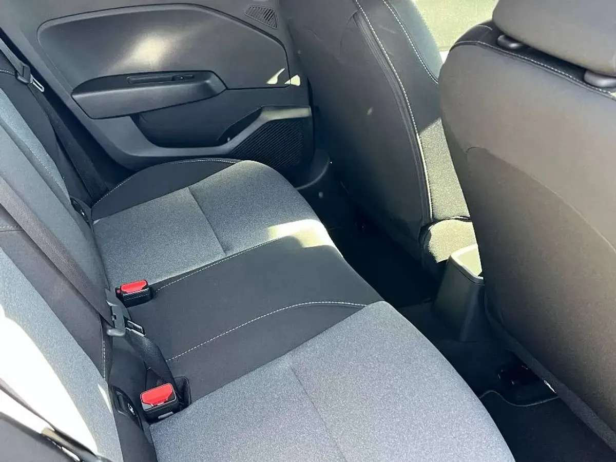 Neu Mitsubishi Colt Plus 67 PS (49 kW) 2025 Blau Limousine
