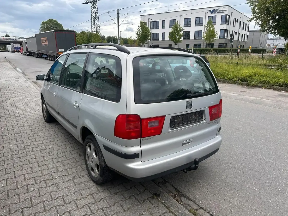 Używany Seat Alhambra 150 KM (110 kW) 2003 Srebrny Minivan