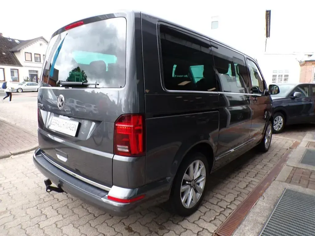 Gebraucht VW Multivan Comfortline 150 PS (110 kW) 2022 Indiumgrau Van / Kleinbus