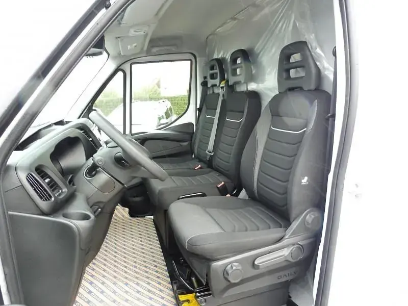 Nowe Iveco Daily 158 KM (116 kW) 2026 Biały Van