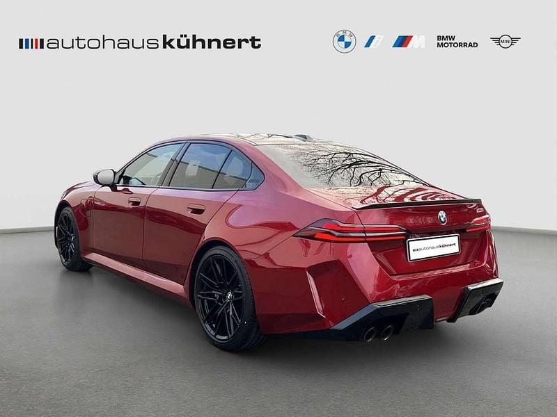 Gebraucht BMW M5 Performance 727 PS (534 kW) 2024 Dragon fire rot metallic Limousine