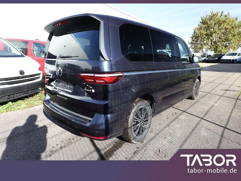 Gebraucht VW Multivan Style 150 PS (110 kW) 2024 Blau Van