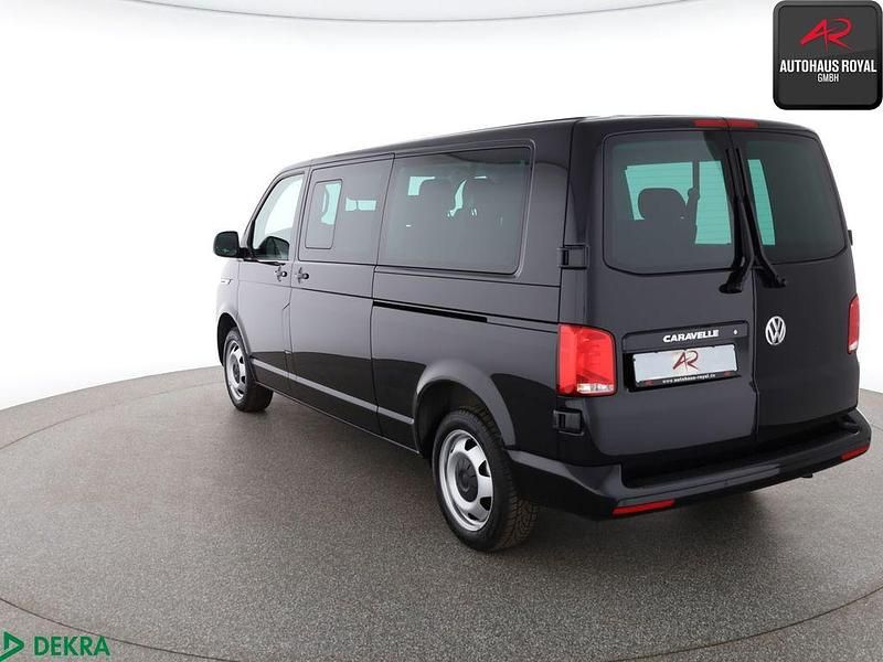 Gebraucht VW Caravelle 204 PS (150 kW) 2023 Deep black Van / Kleinbus