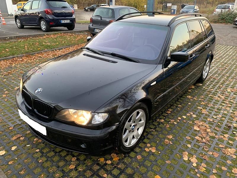 Schwarz Gebraucht 2001 BMW 320 Kombi | 1.999 € (Superpreis) - Bild 1/4