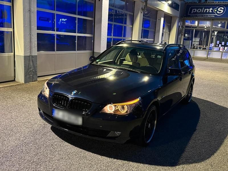Gebraucht BMW 530 235 PS (172 kW) 2009 Blau Kombi