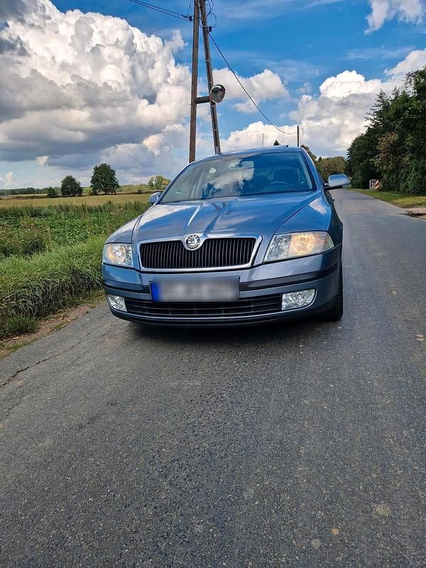 Grau Gebraucht 2006 Skoda Octavia Limousine | 3.449 € (Fairer Preis) - Bild 1/4