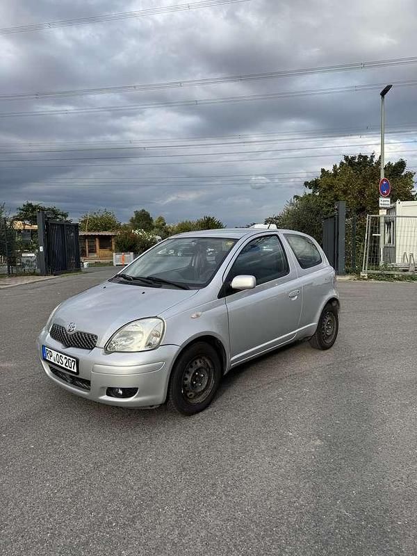 Gebraucht 2004 Toyota Yaris Sol Limousine | 3.100 € (Etwas zu teuer) - Bild 1/4