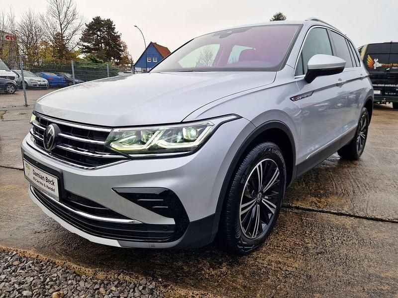 Reflexsilber metallic Gebraucht 2023 VW Tiguan Elegance SUV | 30.700 € (Guter Preis) - Bild 1/4