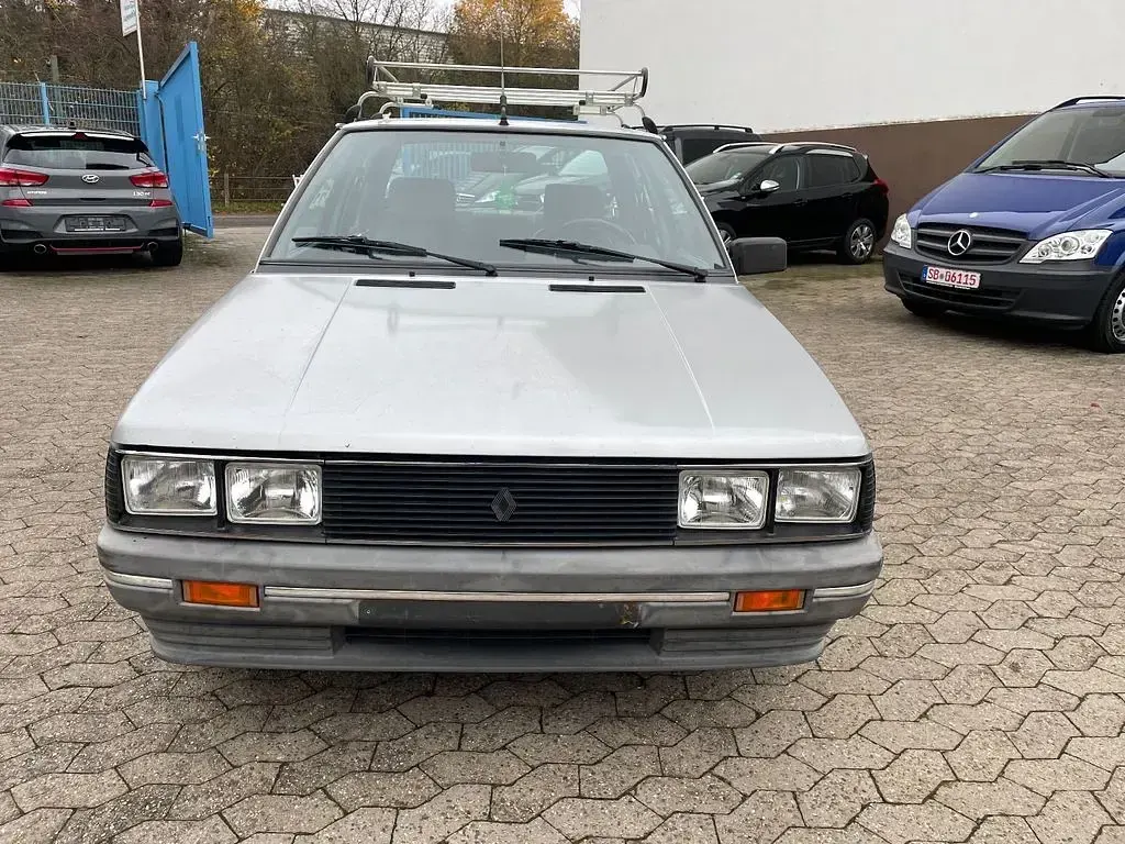 Gebraucht Renault R9 67 PS (49 kW) 1986 Silber Limousine
