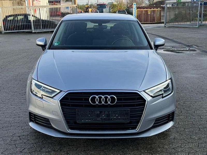 Gebraucht Audi A3 Sport 150 PS (110 kW) 2018 Silber Limousine