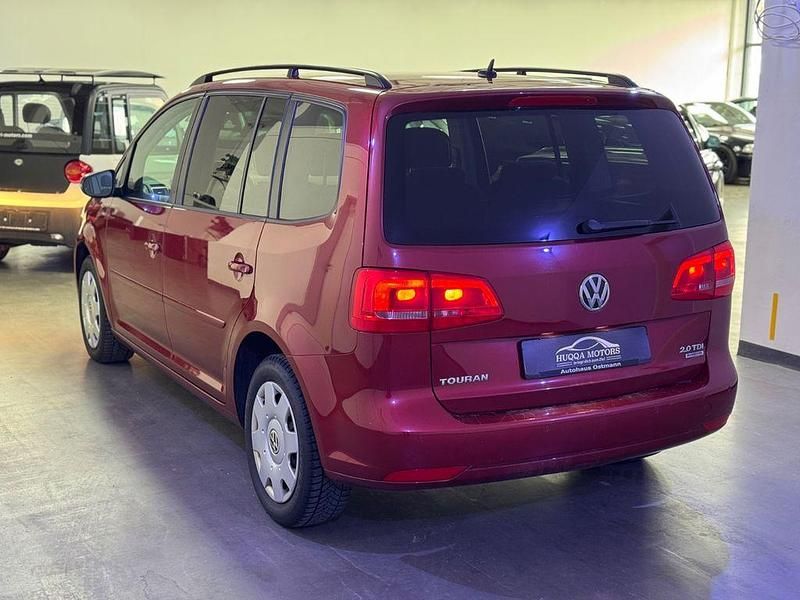 Gebraucht VW Touran Comfortline 140 PS (102 kW) 2013 Rot Van / Kleinbus