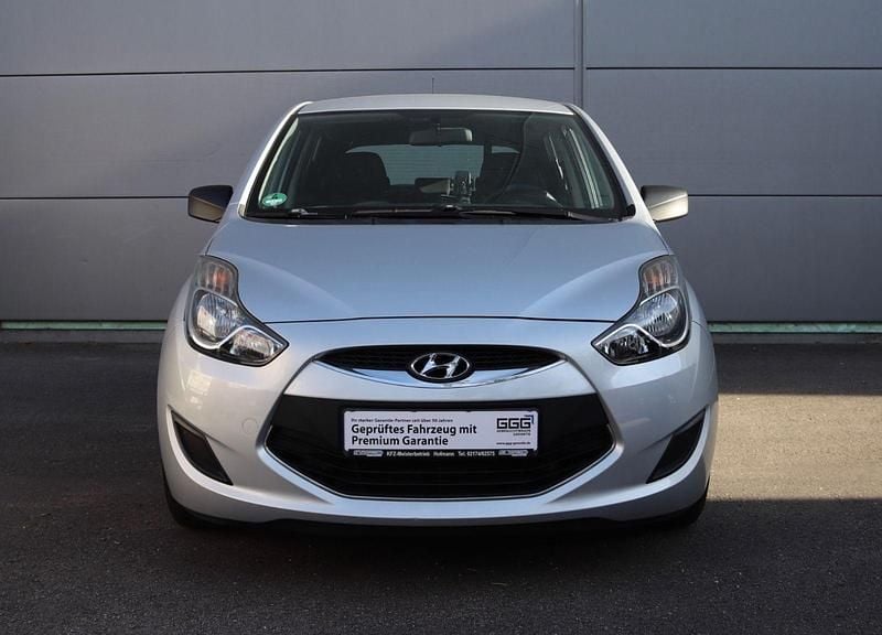 Continental silver Gebraucht 2011 Hyundai ix20 Classic Van / Kleinbus | 2.990 € (Superpreis) - Bild 1/4