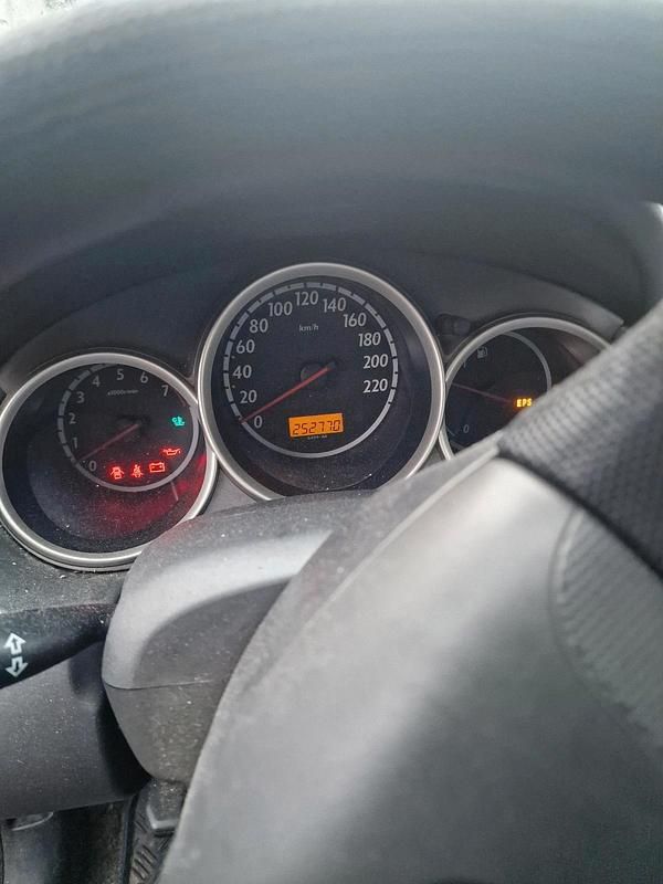 Gebraucht Honda Jazz 76 PS (55 kW) 2005 Rot Kleinwagen