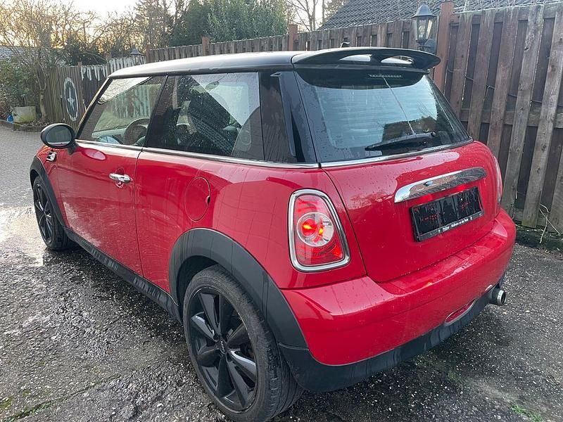 Gebraucht Mini Cooper 122 PS (89 kW) 2011 Rot Kleinwagen