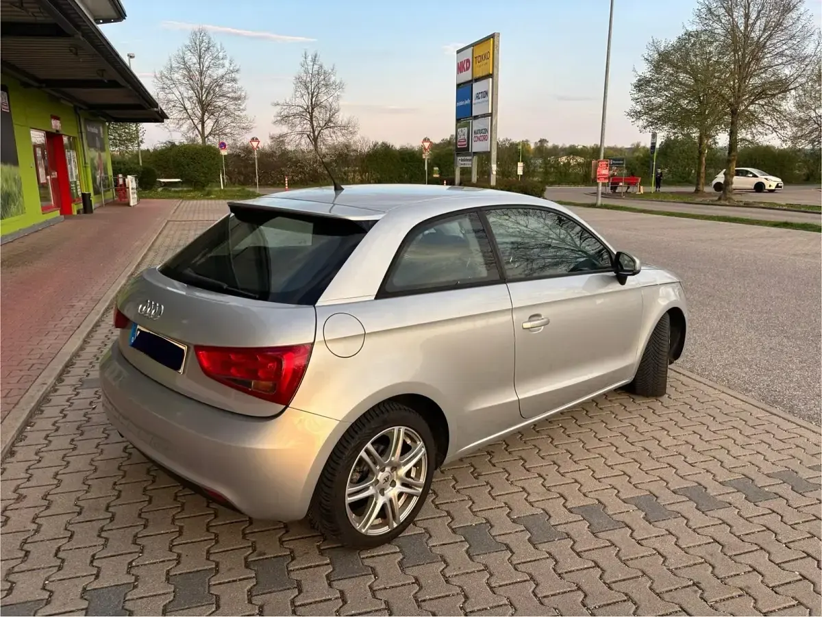 Brugt Audi A1 105 HK (77 kW) 2012 Grå Hatchback