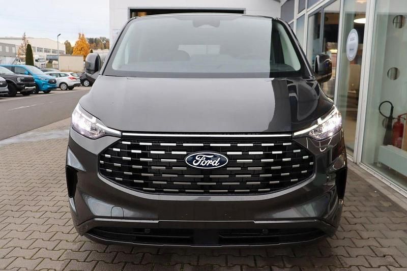 Neu Ford Tourneo Titanium 170 PS (125 kW) 2025 Grau Van / Kleinbus