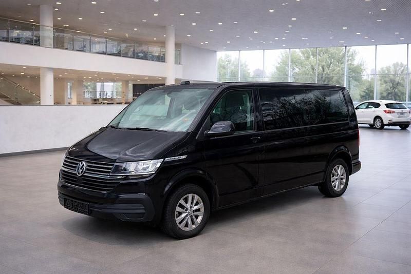 Gebraucht VW Caravelle Comfortline 150 PS (110 kW) 2021 Deep black perleffekt Van / Kleinbus
