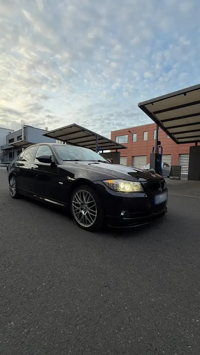 Gebraucht BMW 320 Comfort Edition 184 PS (135 kW) 2011 Schwarz Limousine