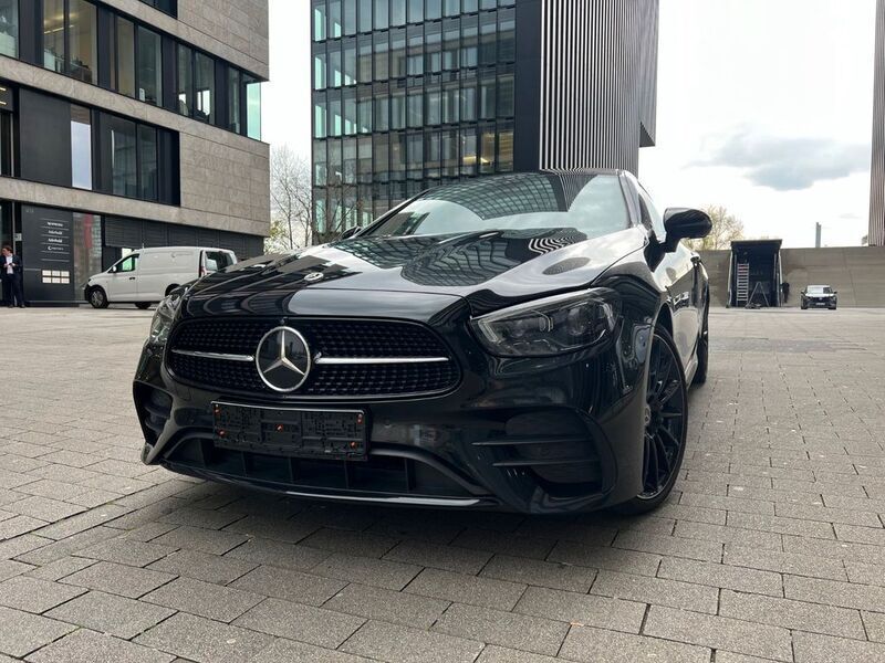 Schwarz Gebraucht 2023 Mercedes E450 AMG | 55.890 € (Fairer Preis) - Bild 1/4