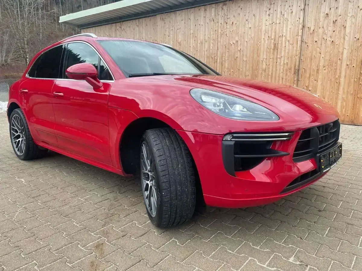 Gebraucht Porsche Macan Turbo 441 PS (324 kW) 2021 Karminrot SUV