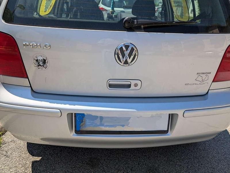 Grau Gebraucht 2001 VW Polo Limousine | 1.700 € (Fairer Preis) - Bild 1/4