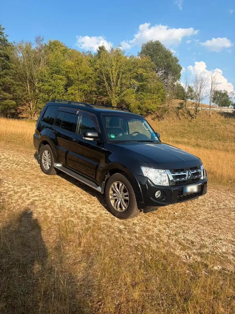 Gebraucht Mitsubishi Pajero Instyle 200 PS (147 kW) 2012 Schwarz SUV